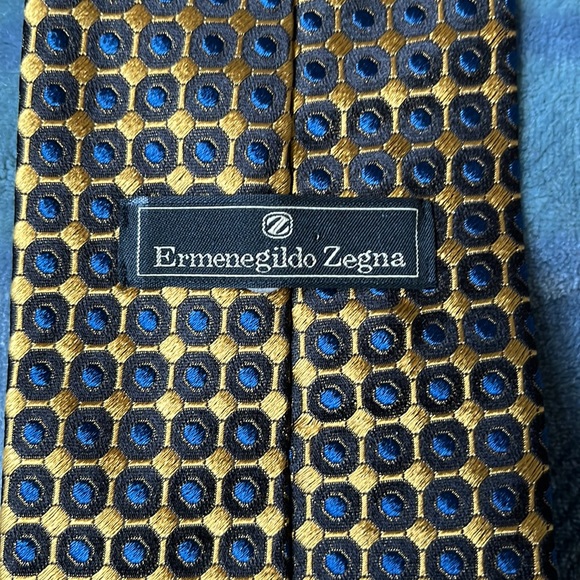 Zegna Gold Tie - Picture 4 of 4